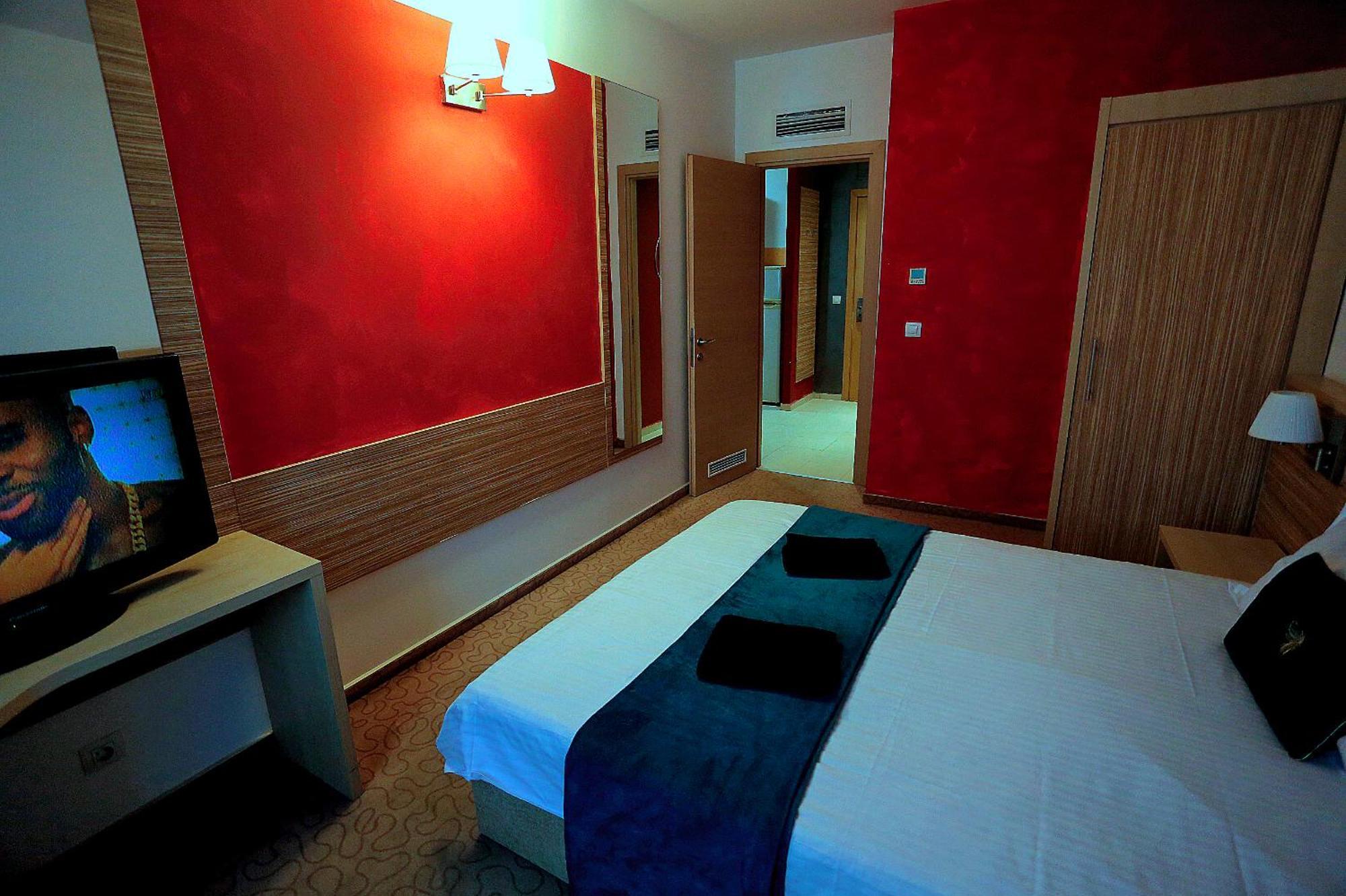 Cataleya Suites Aparthotel Бухарест Экстерьер фото